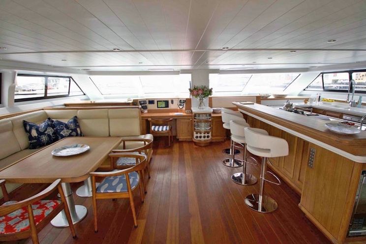 Charter Yacht SKIMMER - Two Oceans 78 - 4 Cabins - Tortola - Virgin Gorda - Grenadines