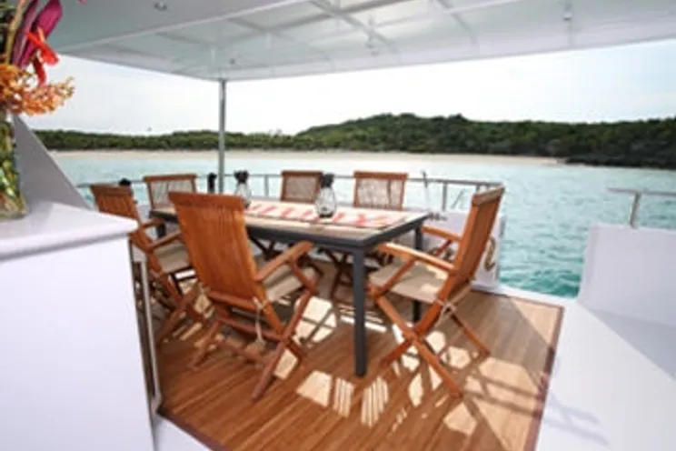 Charter Yacht SLUMBER VENTURE - Custom Power Cat 60 - 3 Cabins - Bahamas - Nassau - Paradise Island - Georgetown