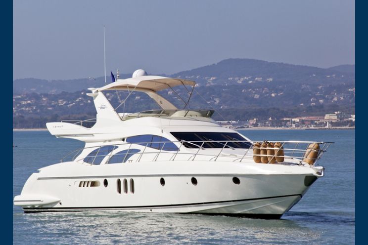 Charter Yacht SO CHIC - Azimut 62 E Fly - Day Charter - Golfe Juan - Cannes - Antibes - St Tropez