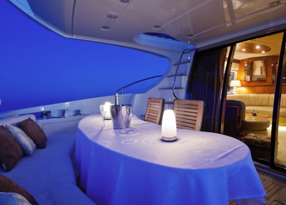 Charter Yacht SO CHIC - Azimut 62 E Fly - Day Charter - Golfe Juan - Cannes - Antibes - St Tropez