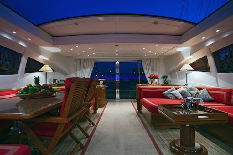 Charter Yacht SOAN - Mangusta 92 - 4 Cabins - Antibes - Cannes - Monaco