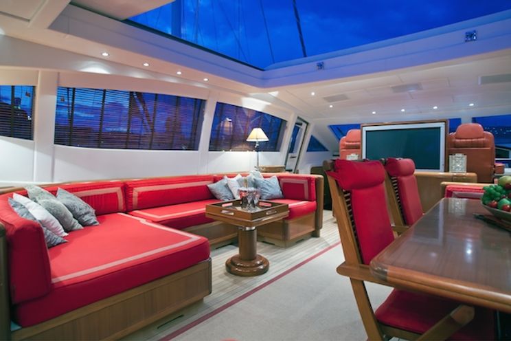 Charter Yacht SOAN - Mangusta 92 - 4 Cabins - Antibes - Cannes - Monaco