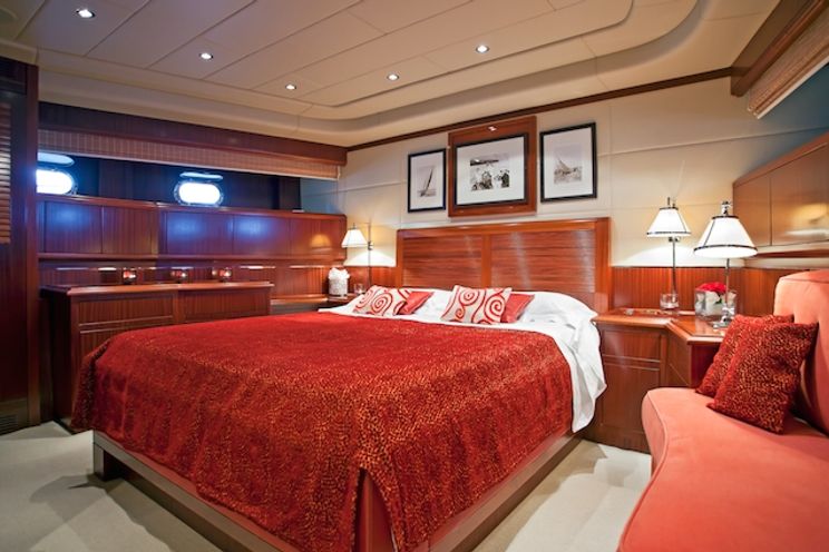 Charter Yacht SOAN - Mangusta 92 - 4 Cabins - Antibes - Cannes - Monaco