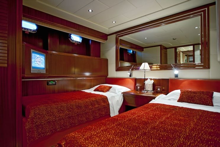 Charter Yacht SOAN - Mangusta 92 - 4 Cabins - Antibes - Cannes - Monaco