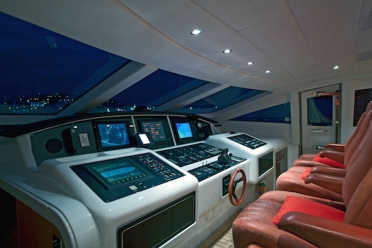 Charter Yacht SOAN - Mangusta 92 - 4 Cabins - Antibes - Cannes - Monaco