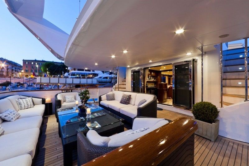 Main deck aft