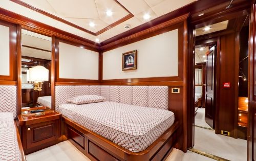 SOPHIE BLUE CBI Navi 41 Luxury Superyacht Twin Cabin