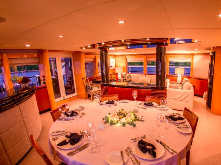 MY SPIRIT - New Zealand Yacht 35 m,formal dining panoramic MY SPIRIT - New Zealand Yacht 35 m,formal dining panoramic