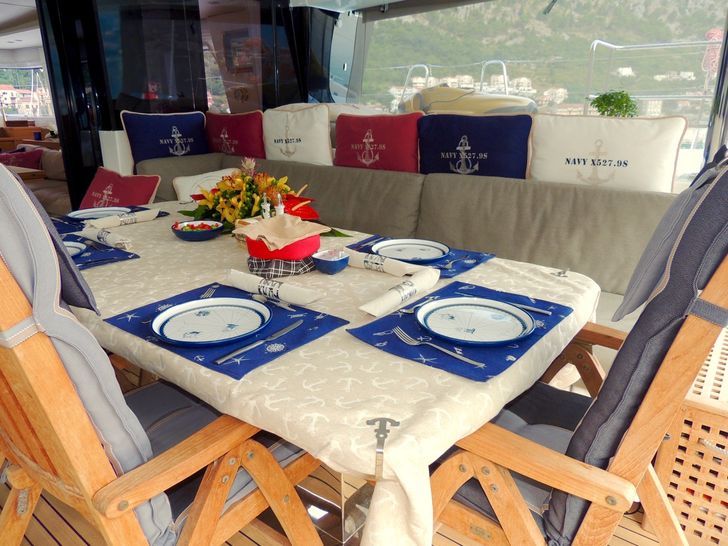 SPIRIT OF ADVENTURE Dining