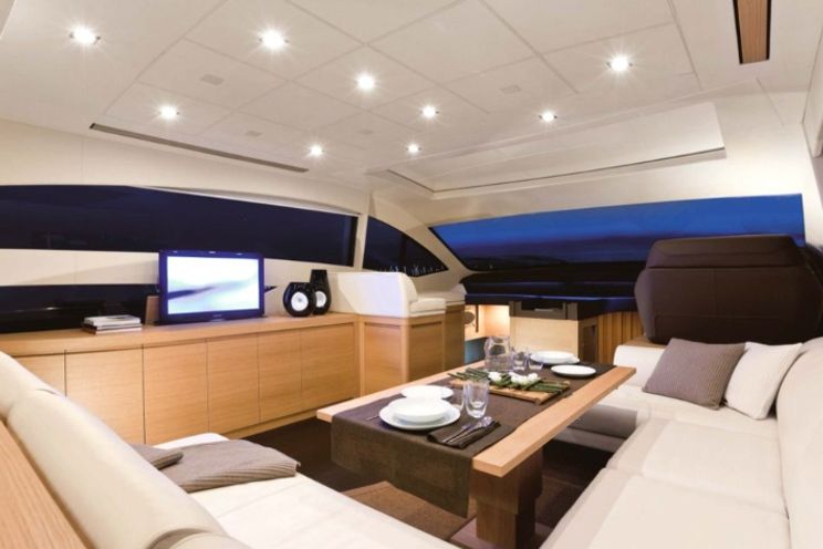 Charter Yacht SPLENDID V - Pershing 64 - 3 Cabins - Monaco - Antibes - Cannes - St Tropez