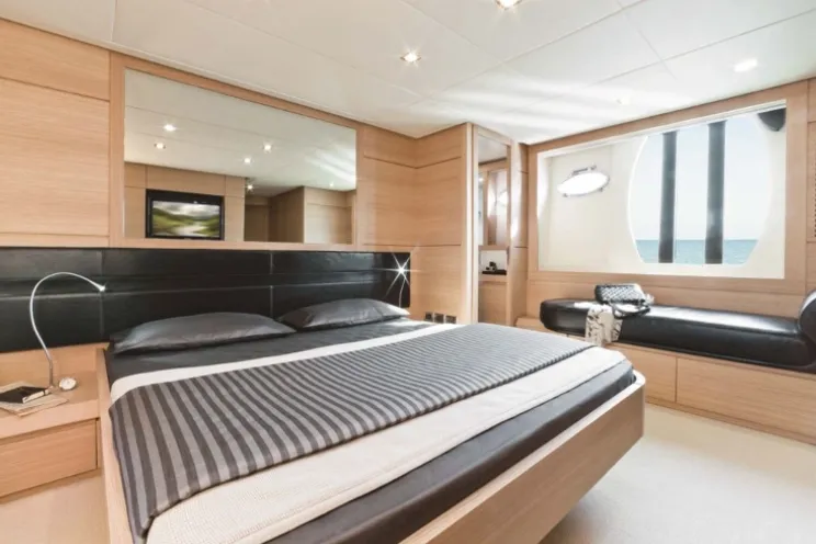 Charter Yacht SPLENDID V - Pershing 64 - 3 Cabins - Monaco - Antibes - Cannes - St Tropez