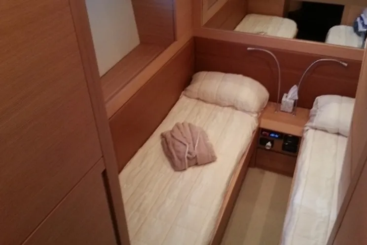 Charter Yacht SPLENDID V - Pershing 64 - 3 Cabins - Monaco - Antibes - Cannes - St Tropez
