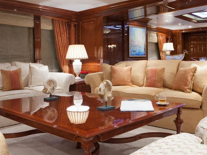 Main Deck Lounge Main Deck Lounge