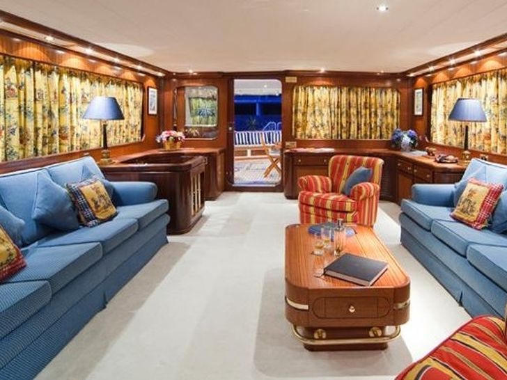 saloon