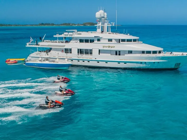 STARSHIP - Van Mill 43 m,anchored with waverunners