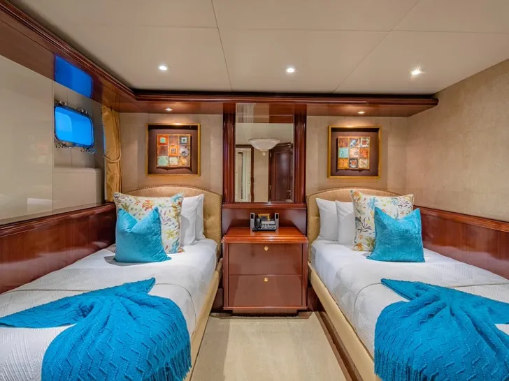 STARSHIP - Van Mill 43 m,twin cabin other set up STARSHIP - Van Mill 43 m,twin cabin other set up