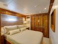 STERLING V Yacht Queen Cabin