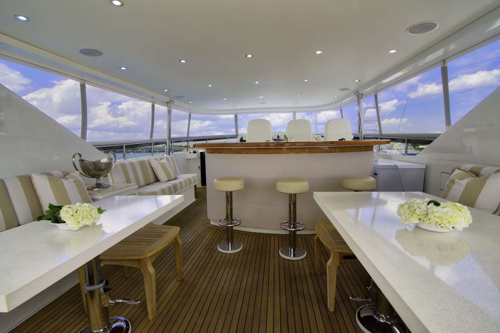 STERLING V Yacht Fly
