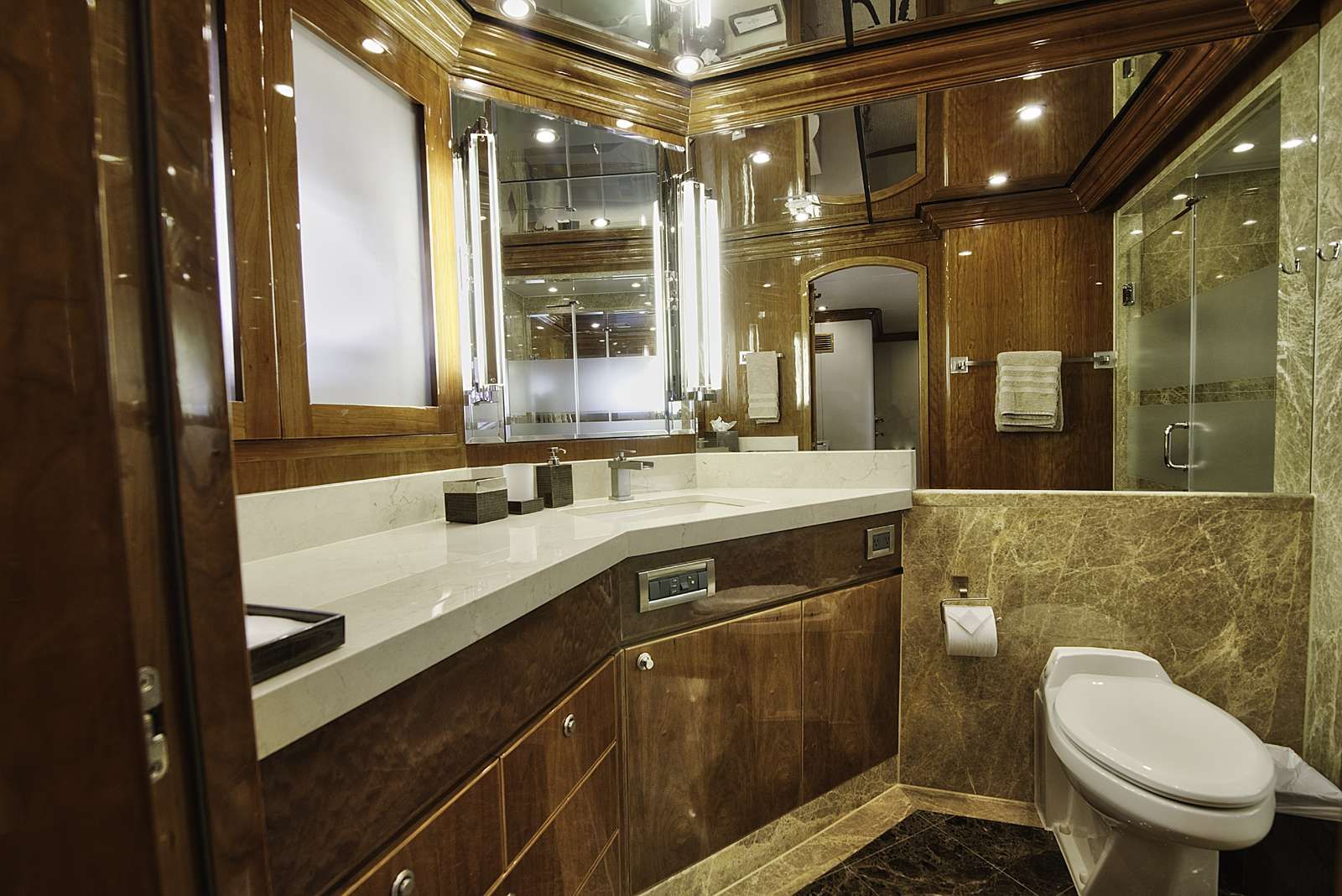STERLING V Yacht Master Ensuite
