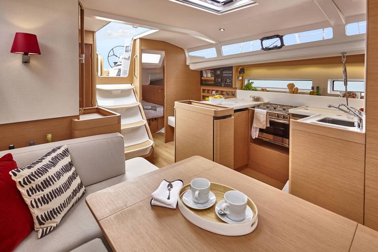 Charter Yacht Sun Odyssey 440 - 4 Cabins(4 Doble)- 2020 - Lefkas - Fiskardo - Kalamos