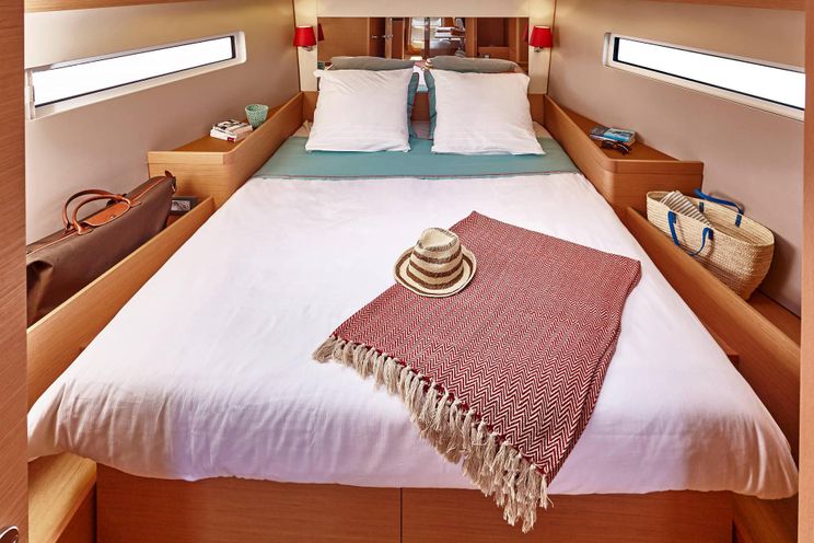 Charter Yacht Sun Odyssey 440 - 4 Cabins(4 Doble)- 2020 - Lefkas - Fiskardo - Kalamos