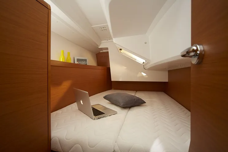 Charter Yacht Sun Odyssey 349 - 3 Cabins - Tortola - BVI