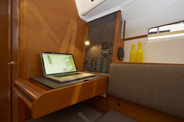 Charter Yacht Sun Odyssey 349 - 3 Cabins - Tortola - BVI