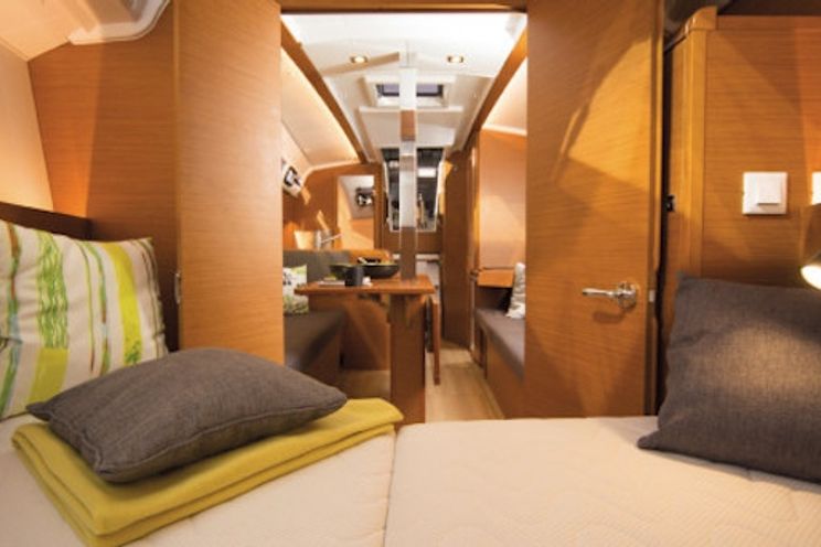 Charter Yacht Sun Odyssey 349 - 2016 - 3 Cabins
