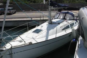 Sun Odyssey 35 - 3 Cabins - Tuscany - Italy Sun Odyssey 35 - 3 Cabins - Tuscany - Italy