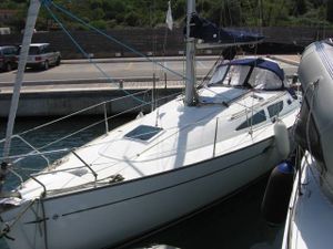 Sun Odyssey 35 - 3 Cabins - Tuscany - Italy Sun Odyssey 35 - 3 Cabins - Tuscany - Italy