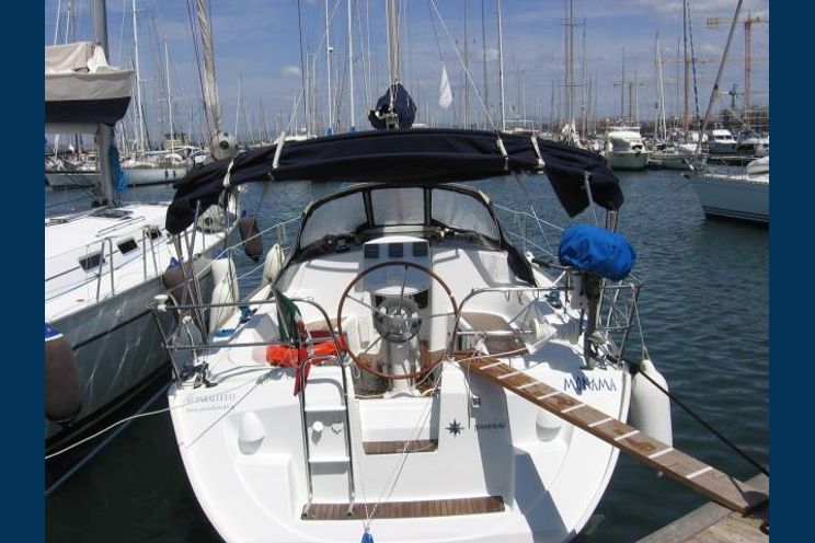 Charter Yacht Sun Odyssey 35 - 3 Cabins - Tuscany - Italy