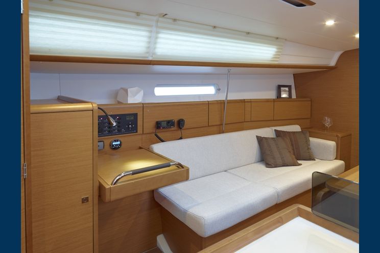Charter Yacht Sun Odyssey 379 - 3 Cabins - Hyeres - France