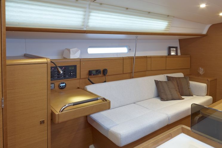 Charter Yacht Sun Odyssey 379 - 3 Cabins - Hyeres - France