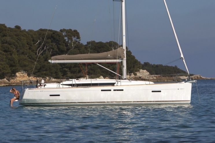 Charter Yacht Sun Odyssey 409 - 3 Cabins - Tropea - Naples - Amalfi Coast