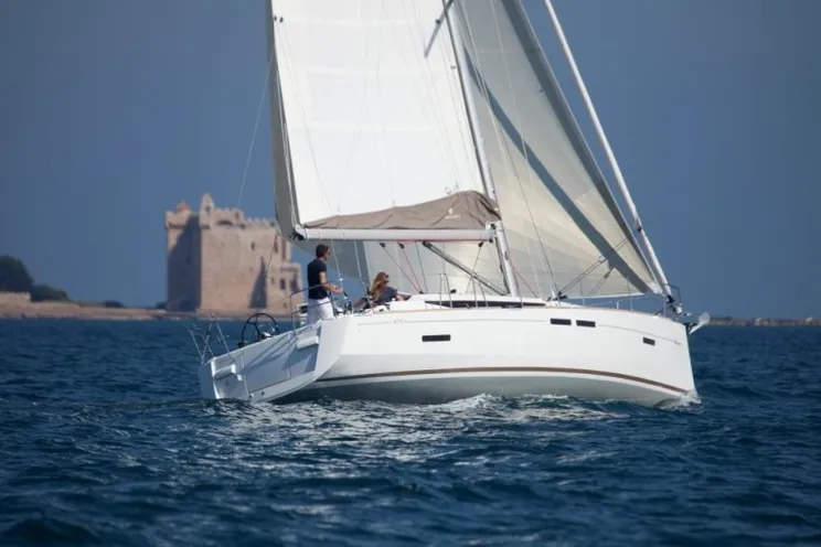 Charter Yacht Sun Odyssey 409 - 3 Cabins - Tropea - Naples - Amalfi Coast