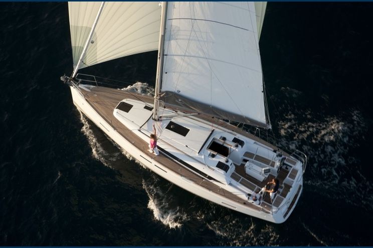 Charter Yacht Sun Odyssey 409 - 3 Cabins - Tropea - Naples - Amalfi Coast