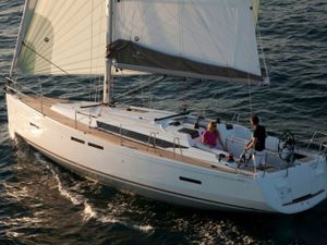 Sun Odyssey 409 - 3 Cabins - Tropea - Naples - Amalfi Coast Sun Odyssey 409 - 3 Cabins - Tropea - Naples - Amalfi Coast