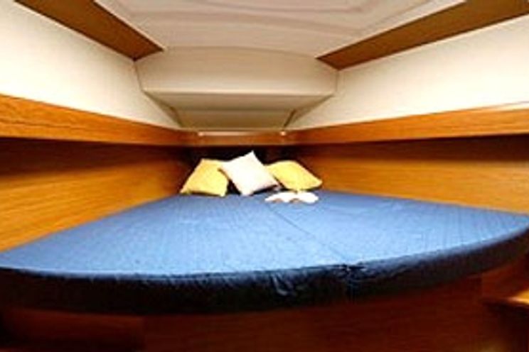 Charter Yacht Sun Odyssey 42i - 3 Cabins - Cannigione - Sardinia