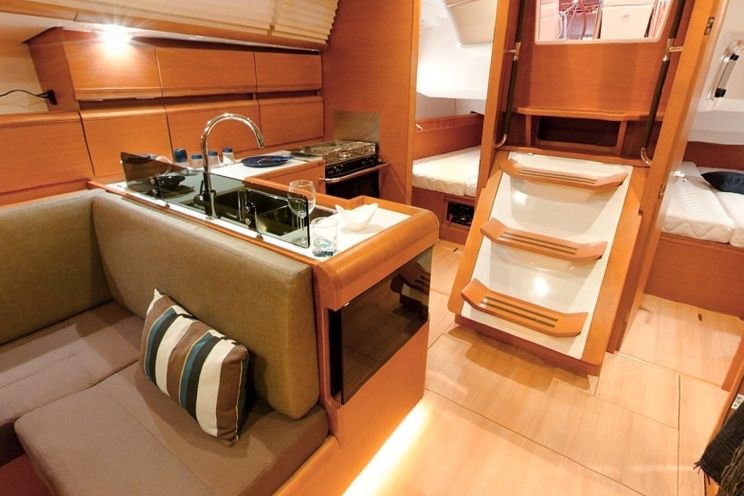 Charter Yacht Sun Odyssey 439 - 4 Cabins - Athens