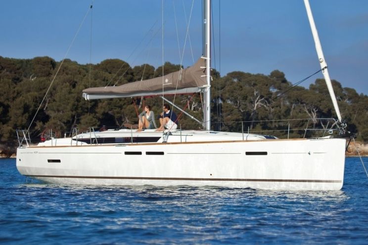 Charter Yacht Sun Odyssey 439 - 4 Cabins - Ibiza