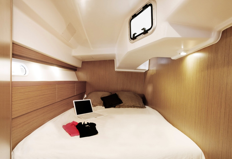 Charter Yacht Sun Odyssey 45 DS - 3 Cabins - Antibes