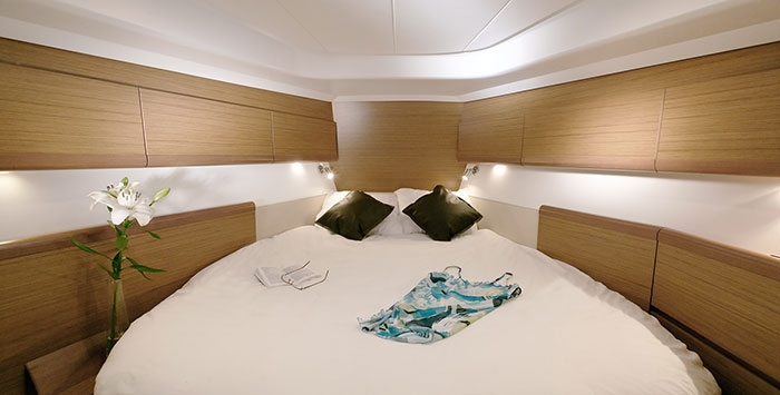 Charter Yacht Sun Odyssey 45 DS - 3 Cabins - Antibes