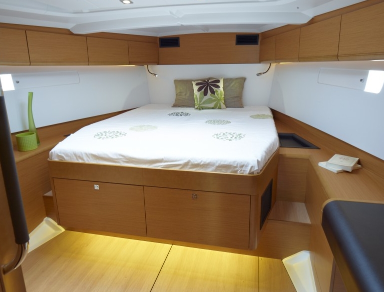 Charter Yacht Sun Odyssey 509 - 5 Cabins - Castellammare di Stabia - Italy