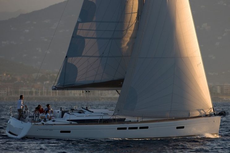 Charter Yacht XERES