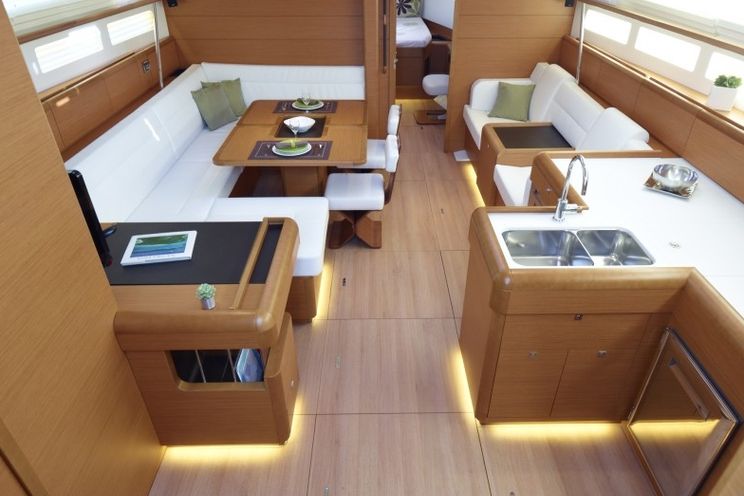 Charter Yacht Sun Odyssey 509 - 5 Cabins - Ibiza