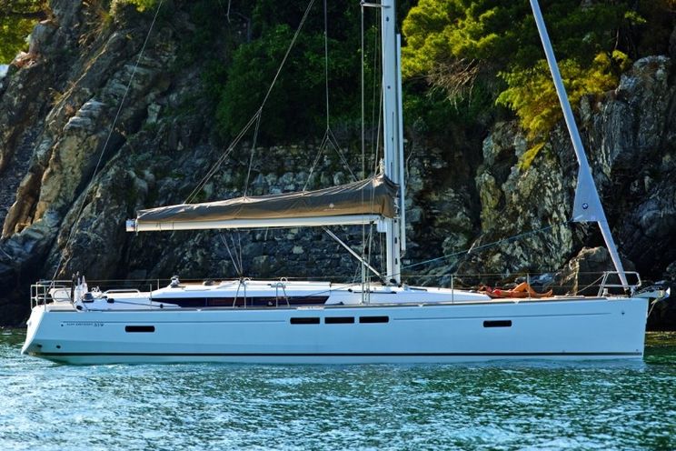 Charter Yacht Sun Odyssey 519 - 5 Cabins - Tropea - Naples - Amalfi Coast