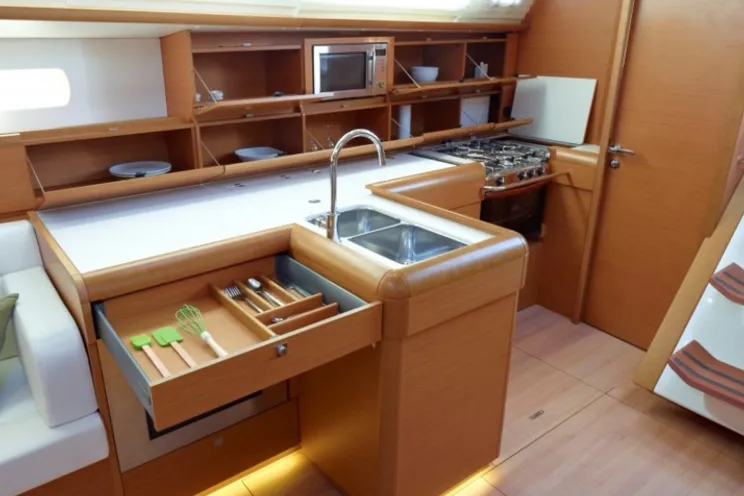 Charter Yacht Sun Odyssey 519 - 5 Cabins - Tropea - Naples - Amalfi Coast