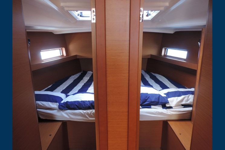 Charter Yacht SUN LOFT 47 - 2020 - 6 Cabins(5 double 1 bunk)- Port Pin Rolland