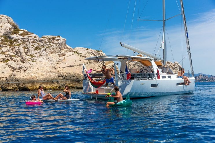 Charter Yacht SUN LOFT 47 - 2020 - 6 Cabins(5 double 1 bunk)- Port Pin Rolland