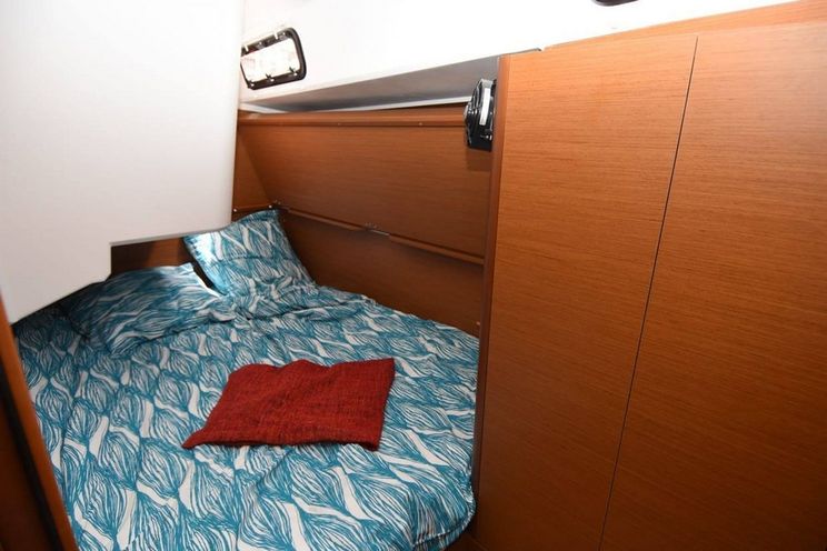 Charter Yacht SUN LOFT 47 - 2020 - 6 Cabins(5 double 1 bunk)- Port Pin Rolland